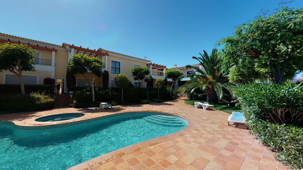 Amazing 2 Bedroom Apartment Near Beach With Pool Lagos Exteriér fotografie