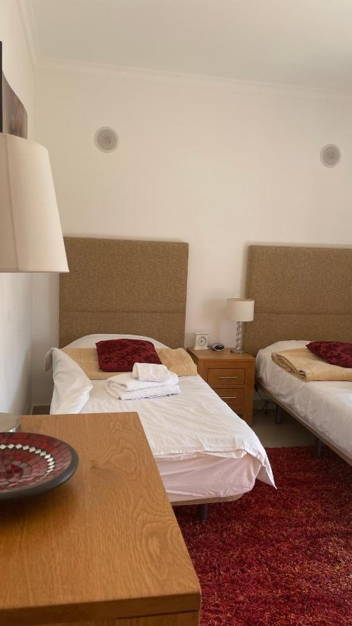 Amazing 2 Bedroom Apartment Near Beach With Pool Lagos Exteriér fotografie